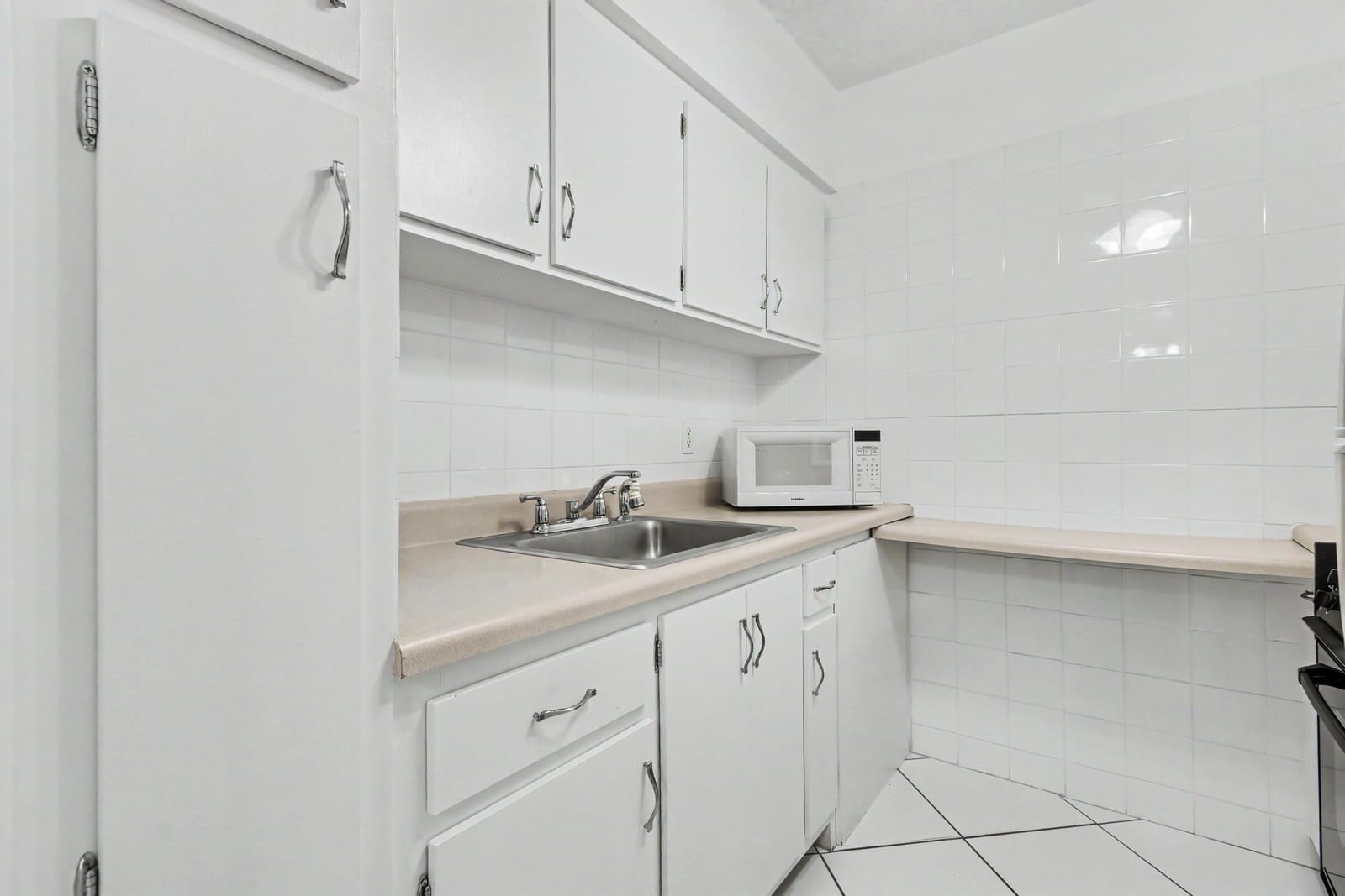900 SW 10th Terrace 19S, Hallandale Beach, FL 33009 photo 19