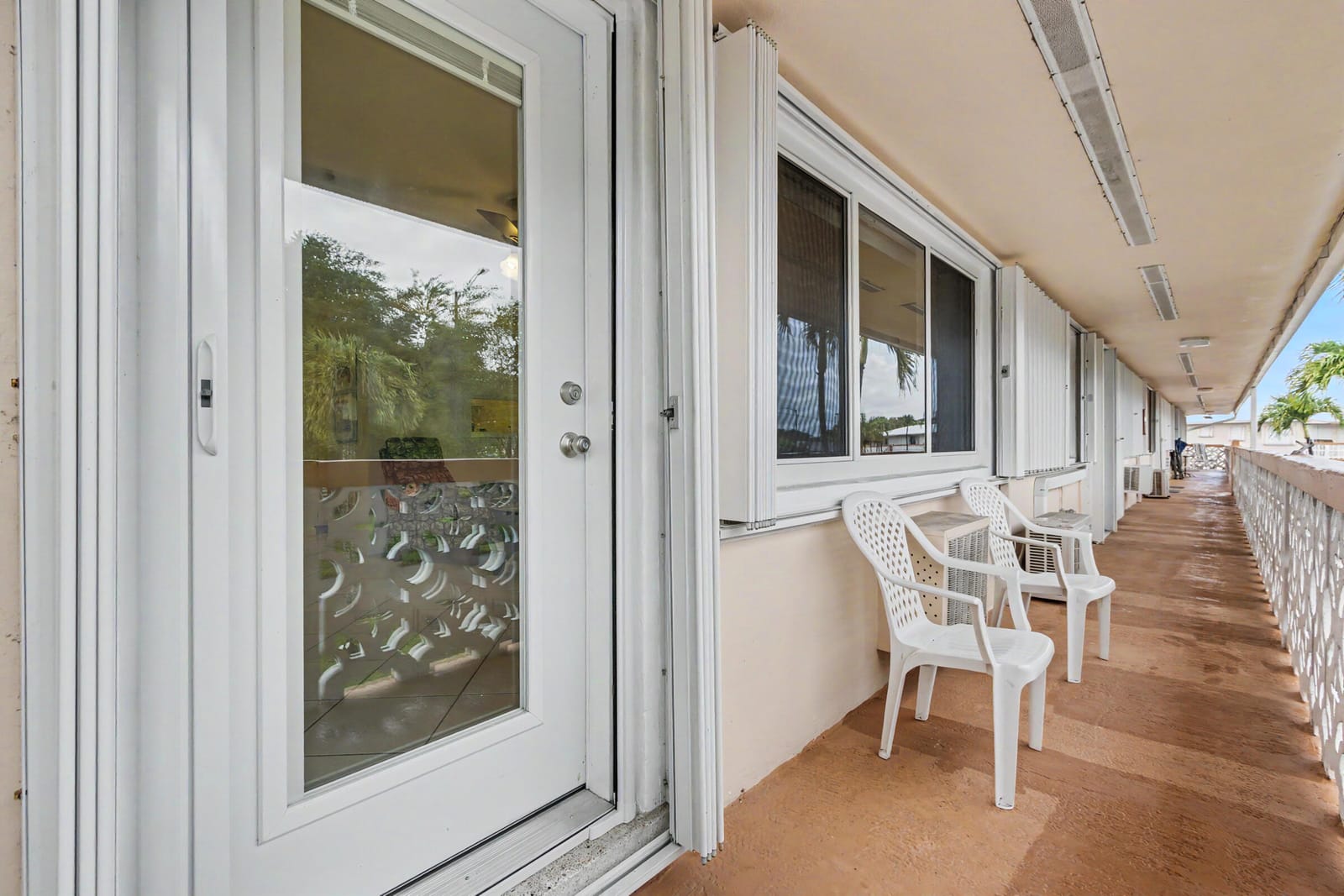 900 SW 10th Terrace 19S — photo 6