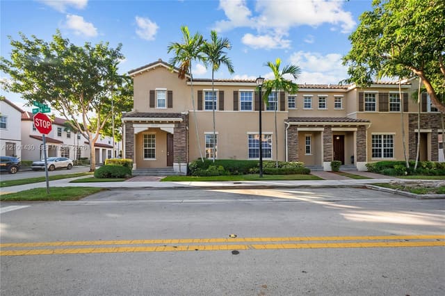 17099 SW 94th Way, Miami, FL 33196
