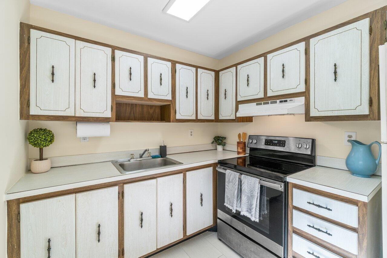 196 Piedmont E, Delray Beach, FL 33484 photo 12