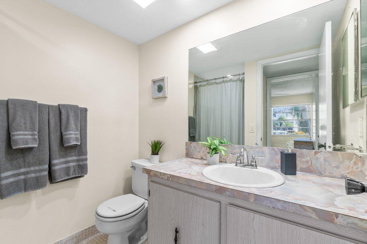 196 Piedmont E, Delray Beach, FL 33484 photo 20