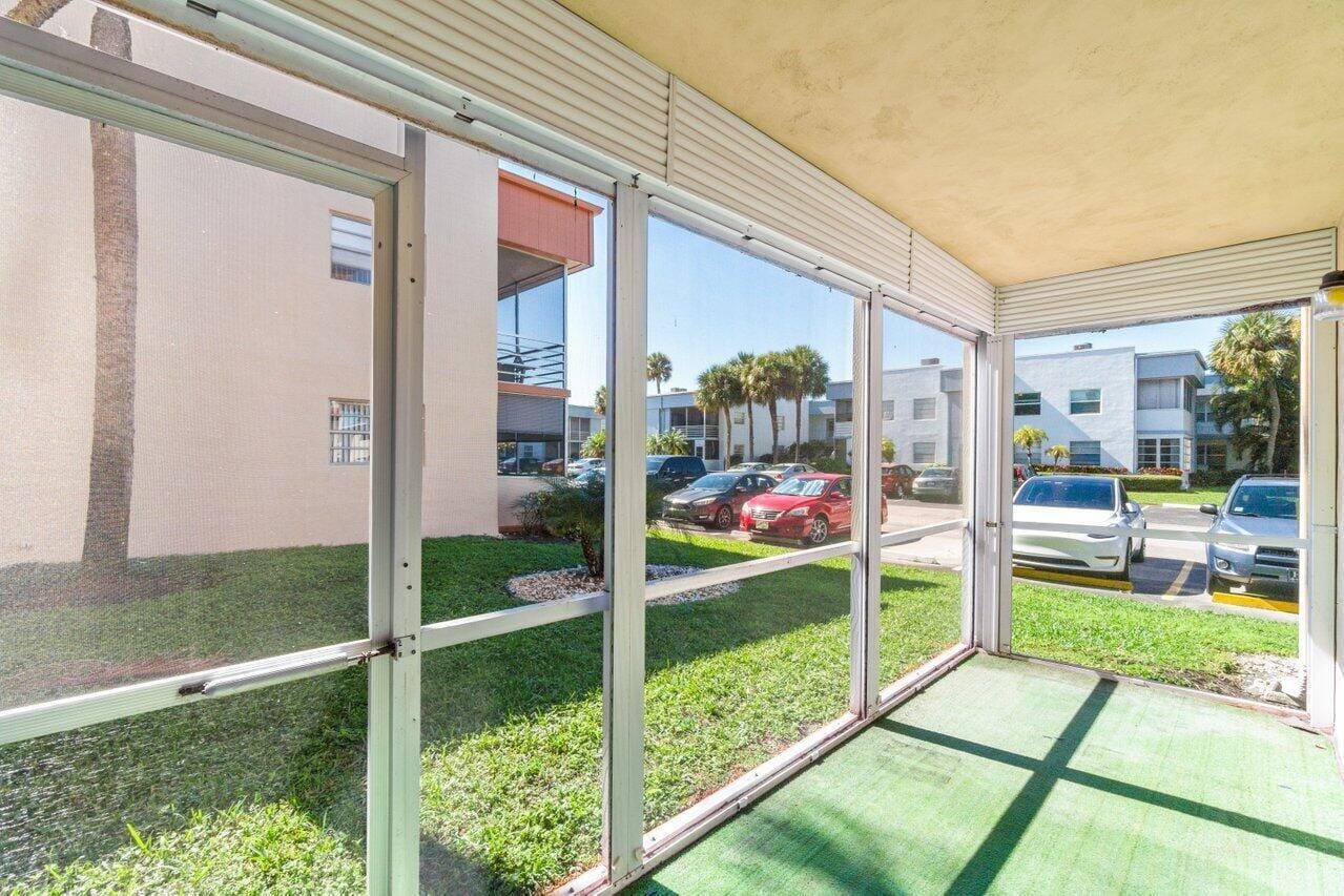 196 Piedmont E, Delray Beach, FL 33484 photo 21