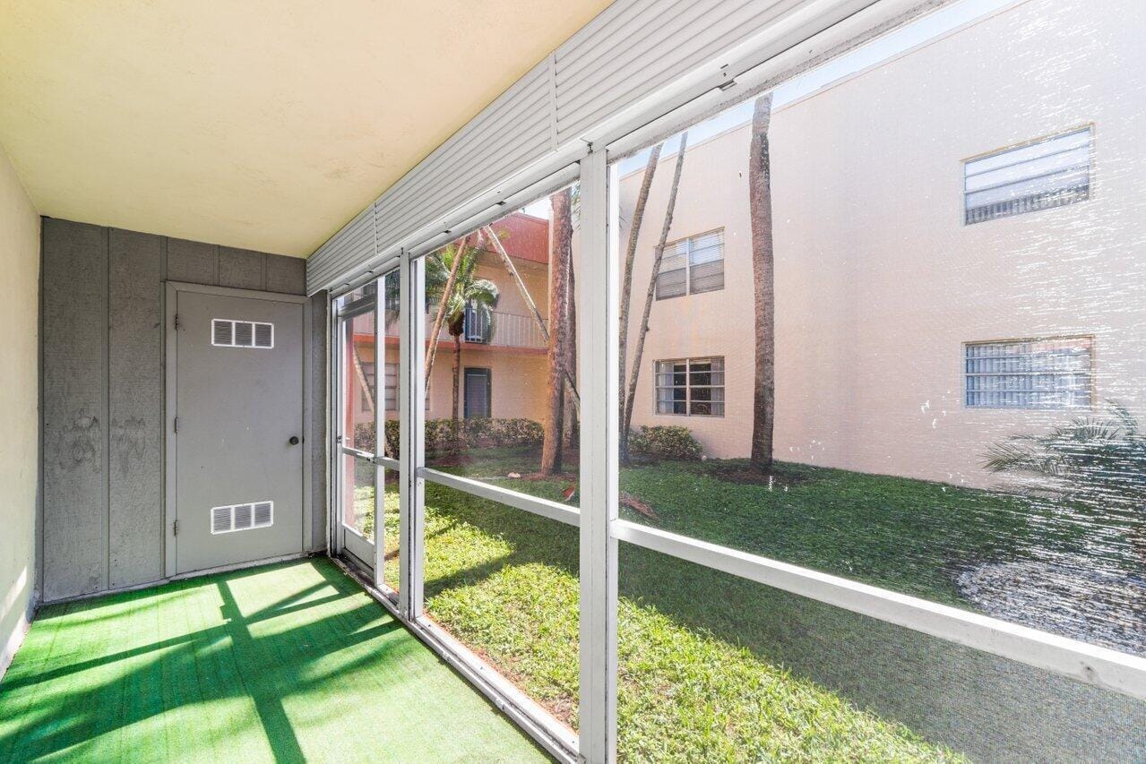196 Piedmont E, Delray Beach, FL 33484 photo 22