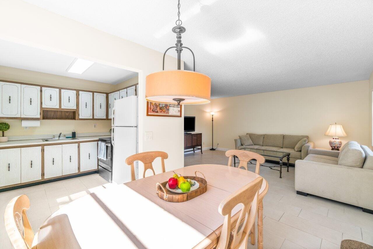 196 Piedmont E, Delray Beach, FL 33484 photo 5