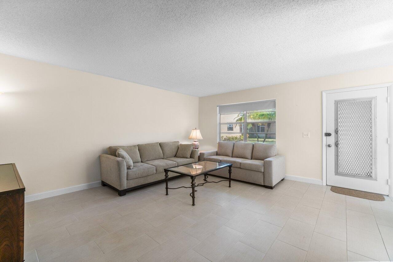 196 Piedmont E, Delray Beach, FL 33484 photo 8