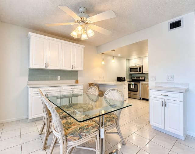 102 GREENBRIER A, West Palm Beach, FL 33417
