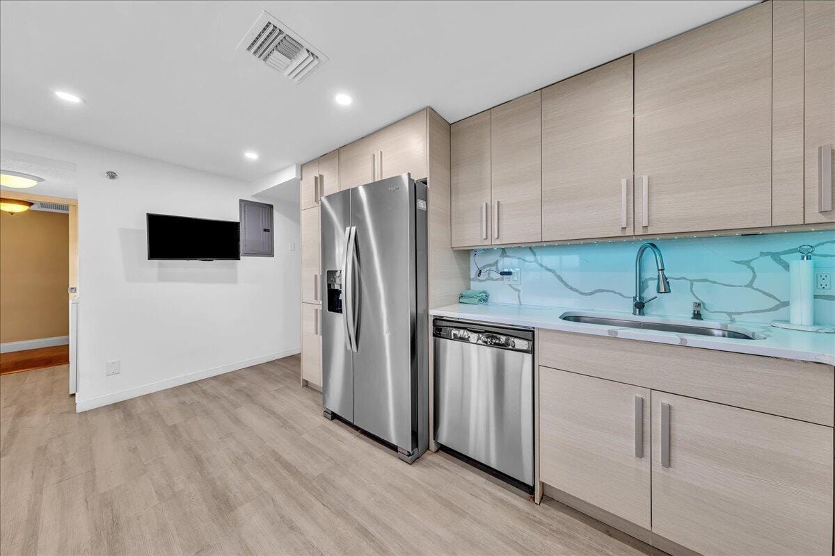 3520 Oaks Way 904, Pompano Beach, FL 33069 photo 13