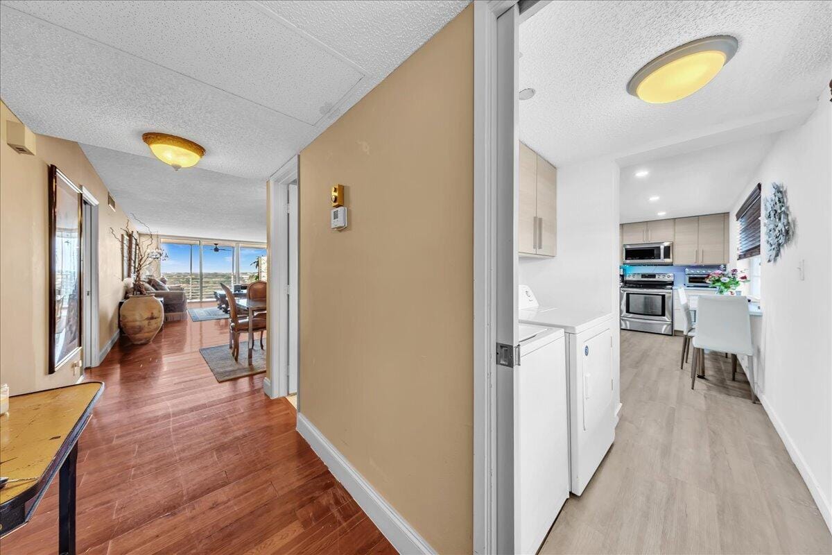 3520 Oaks Way 904, Pompano Beach, FL 33069 photo 4