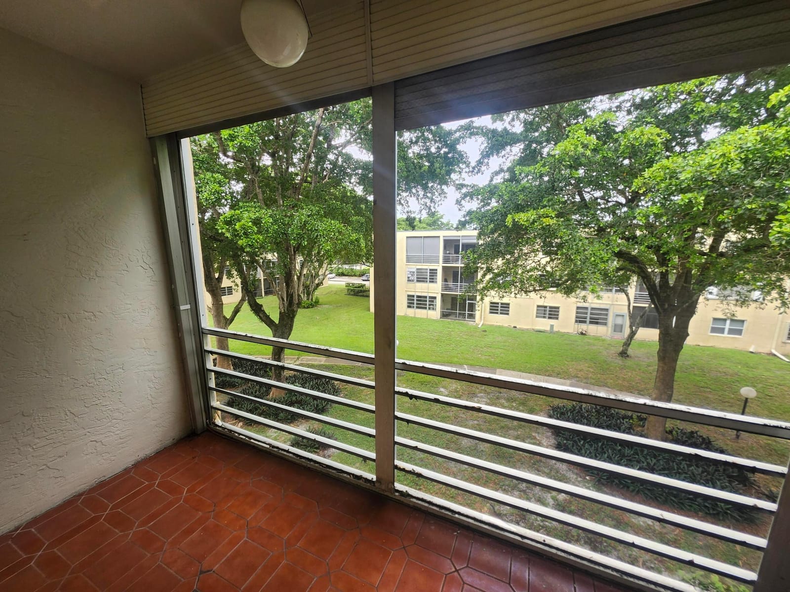 351 Cambridge Road 311, Hollywood, FL 33024 photo 21