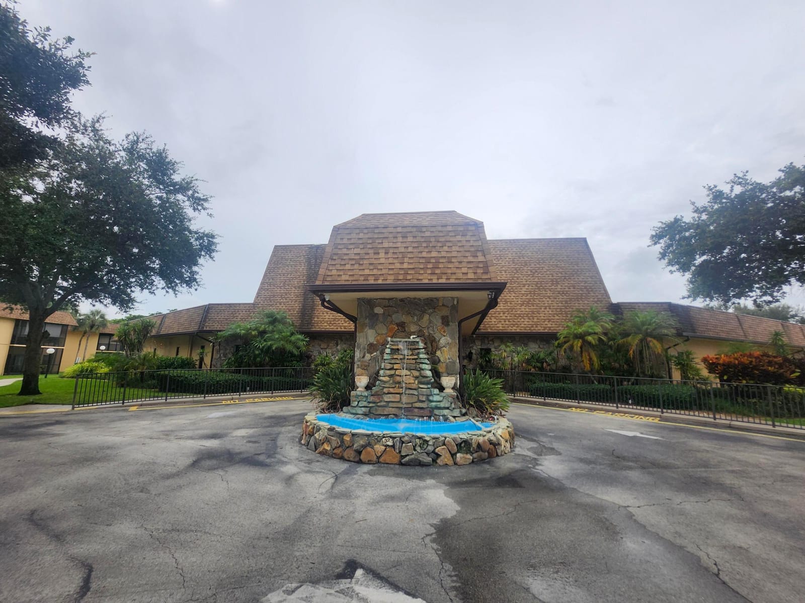 351 Cambridge Road 311, Hollywood, FL 33024 photo 27