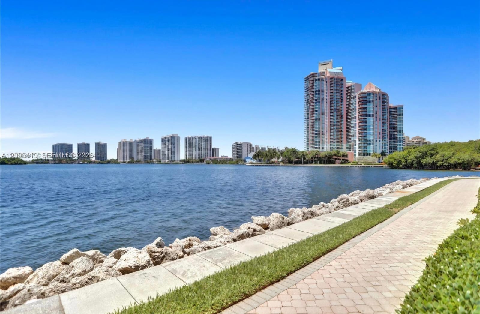 3600 MYSTIC POINTE Drive 1202, Aventura, FL 33180 photo 2