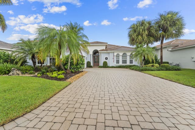 2483 SW Bridgeview Terrace, Palm City, FL 34990