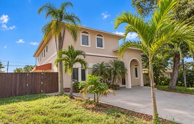 4500 SW 25TH Terrace, Dania Beach, FL 33312