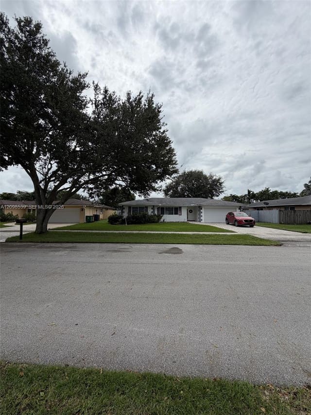 8410 SW 26th Place, Davie, FL 33328