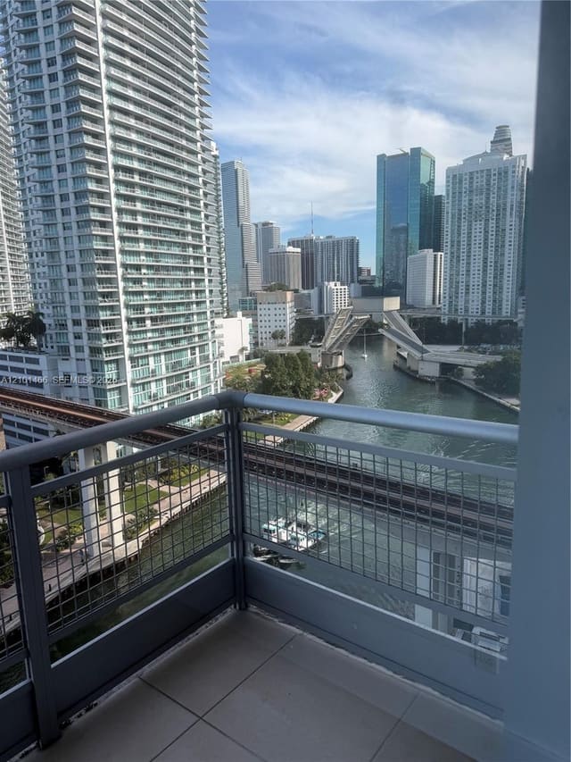 690 SW 1st Court 1703, Miami, FL 33130