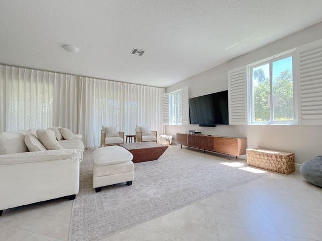 6819 VIA REGINA, Boca Raton, FL 33433