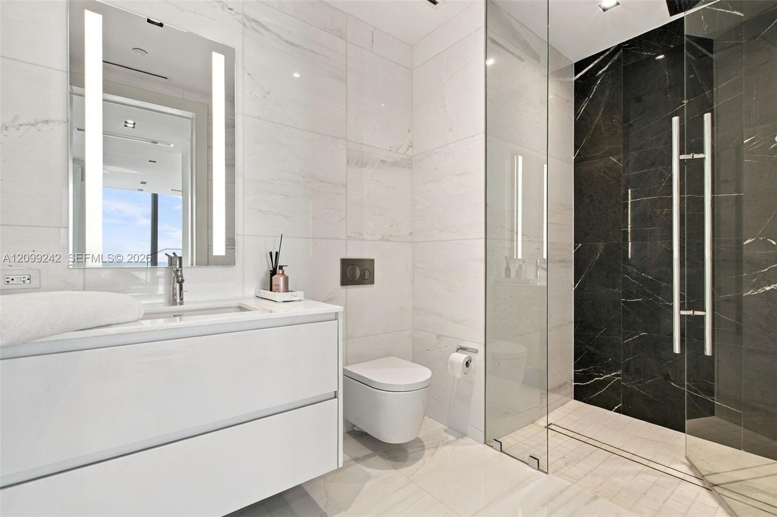 300 Biscayne Blvd Way 5105W, Miami, FL 33131 photo 21