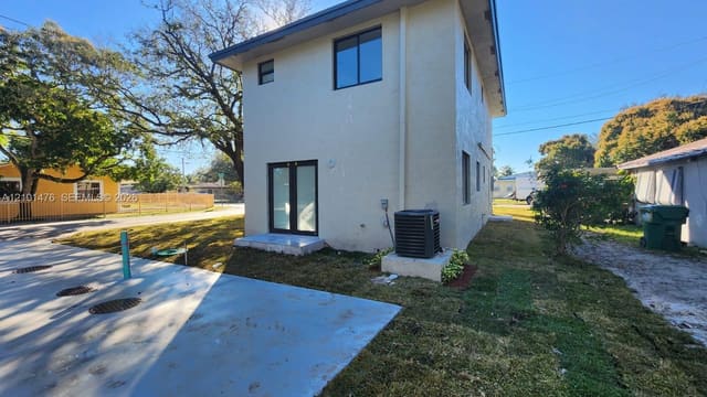 2934 NW 44th Street, Roosevelt Park, Miami, FL