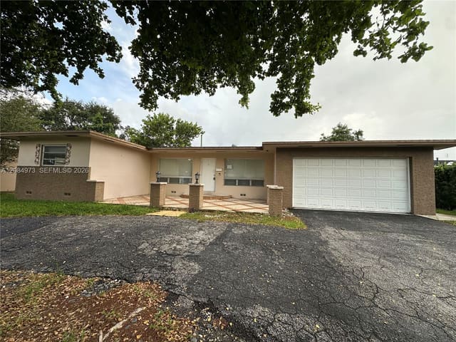 4200 Hayes Street, Hollywood, FL 33021