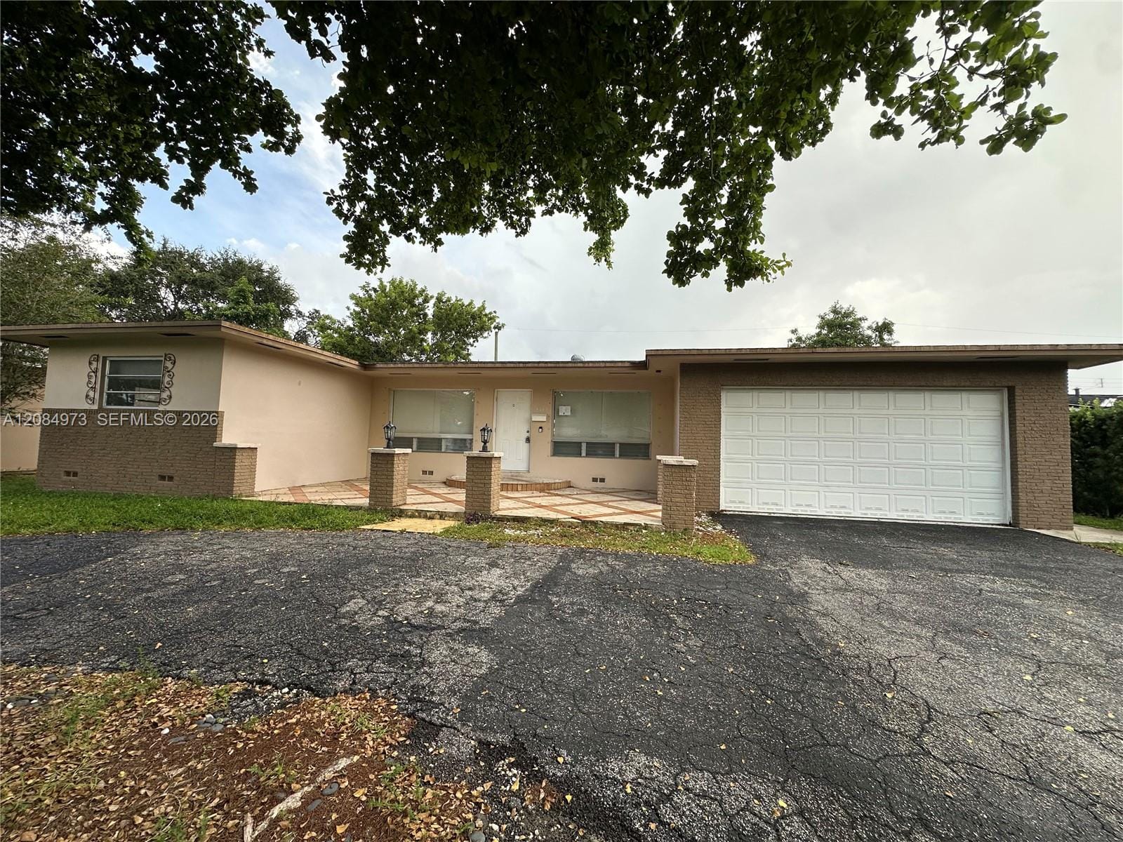4200 Hayes Street, Hollywood, FL 33021