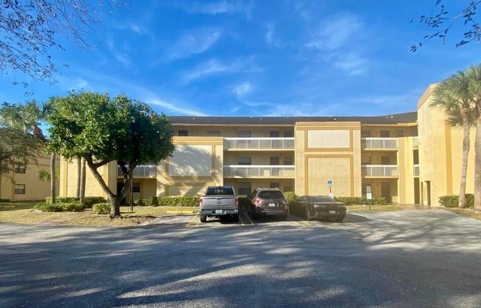 9000 NW 28TH Drive 209, Coral Springs, FL 33065
