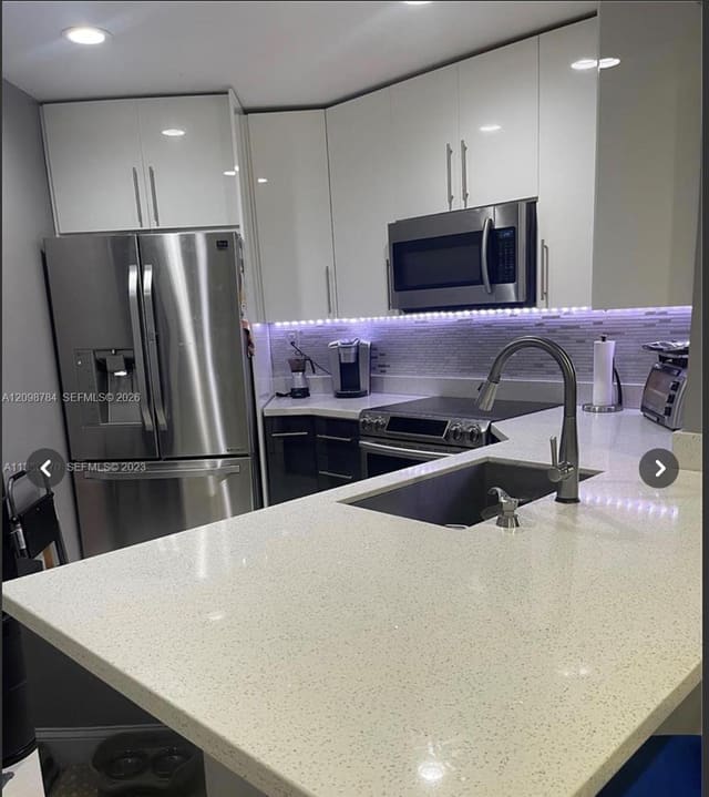 10241 NW 9th St Circle 209-5, Miami, FL 33172
