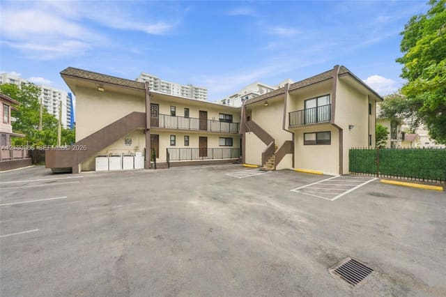 1484 NW 15th Avenue, Miami, FL 33125