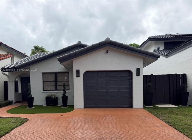 17819 NW 66th Ct Circle, Hialeah, FL 33015
