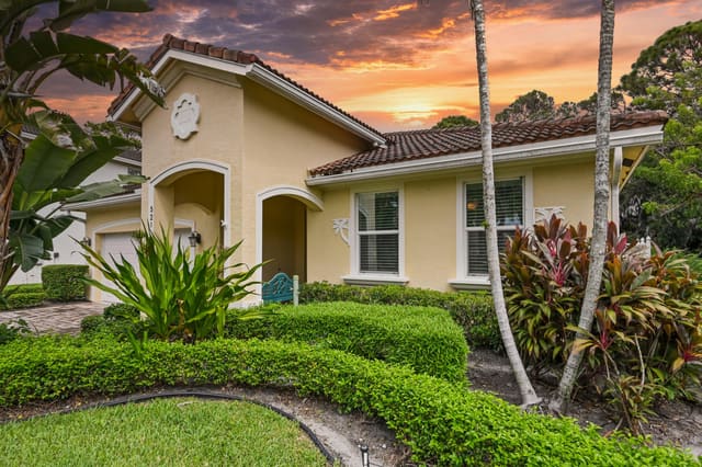 521 NE ABACA Way, Jensen Beach, FL 34957