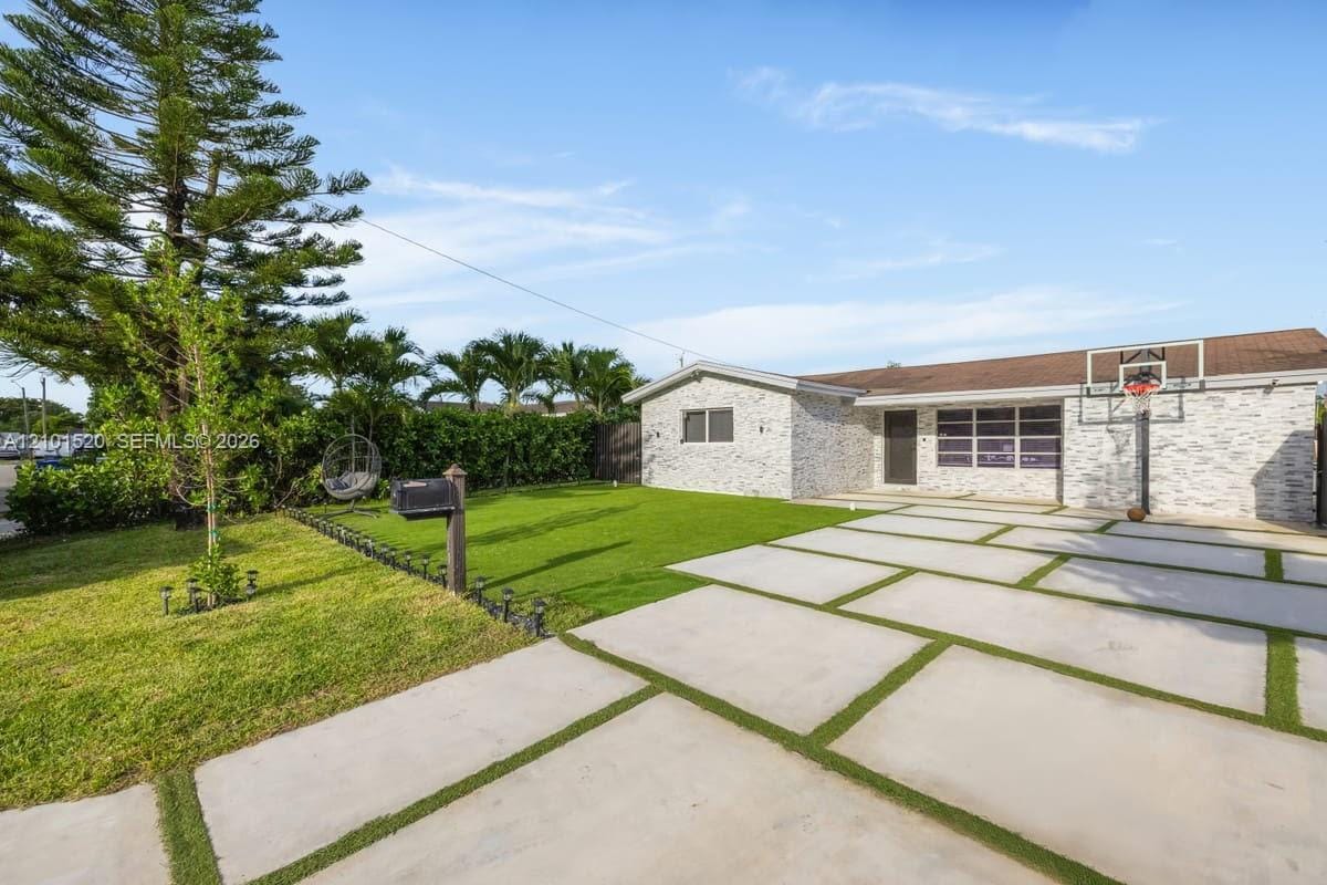 2340 N 66th Terrace, Hollywood, FL 33024 photo 2