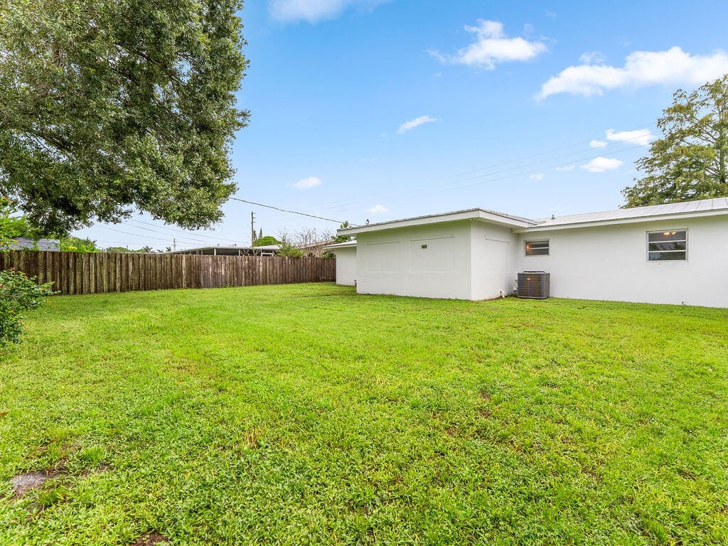 306 RIOMAR Drive, Port St. Lucie, FL 34952 photo 15
