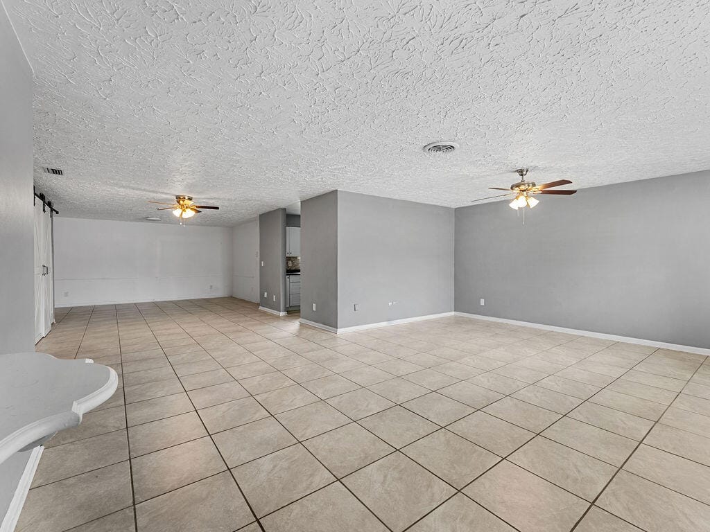 306 RIOMAR Drive, Port St. Lucie, FL 34952 photo 4