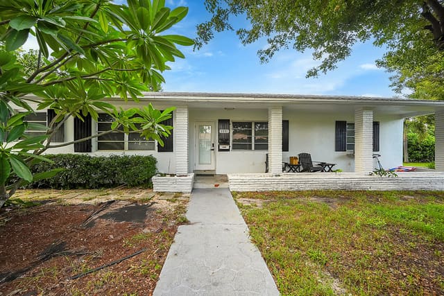 1331 S PALMWAY, Lake Worth Beach, FL 33460