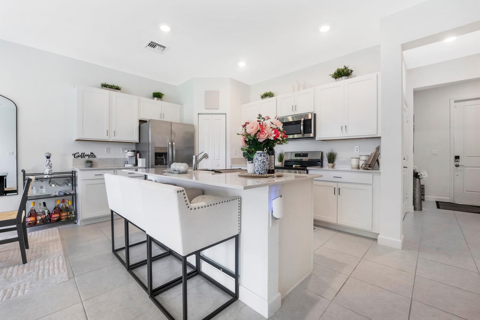 4178 LAGOON SHORE Drive — photo 4