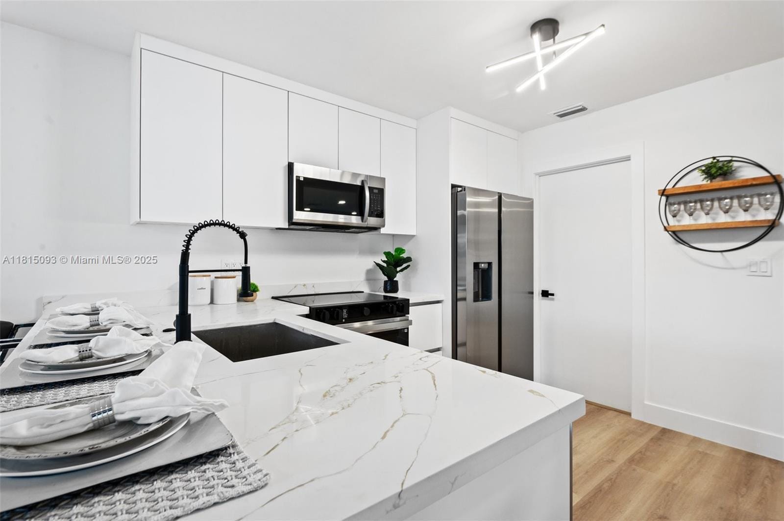 679 SW 17th Court — photo 5