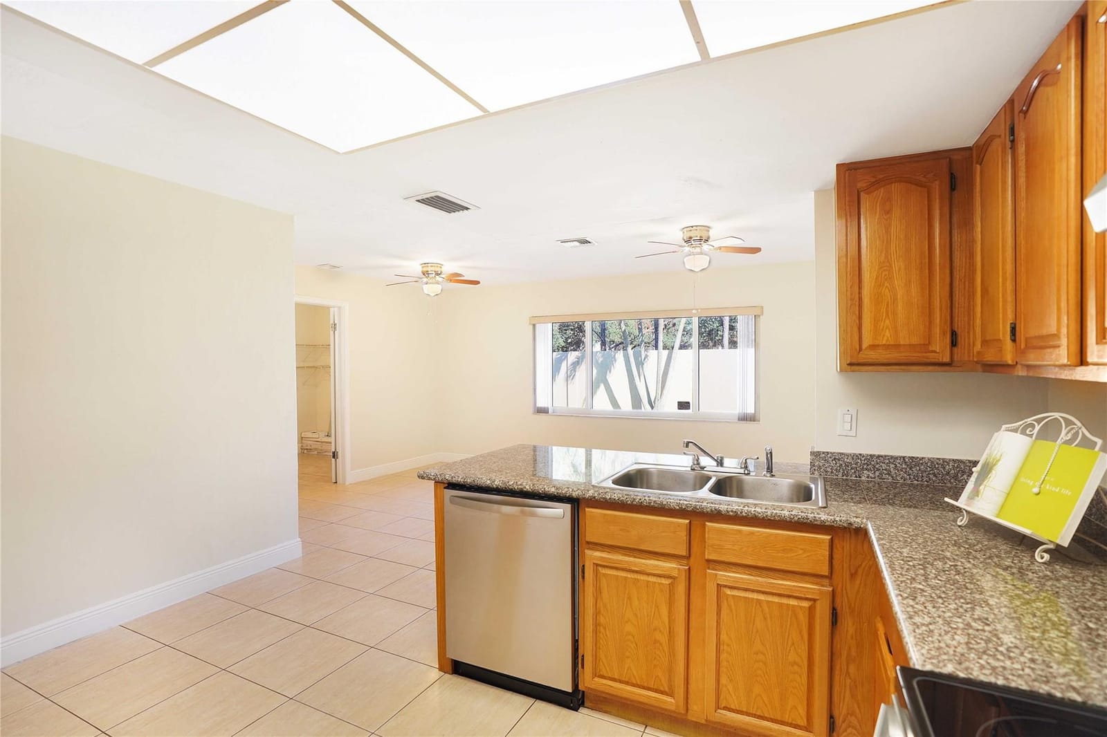 7831 NW 71ST Court, Tamarac, FL 33321 photo 11