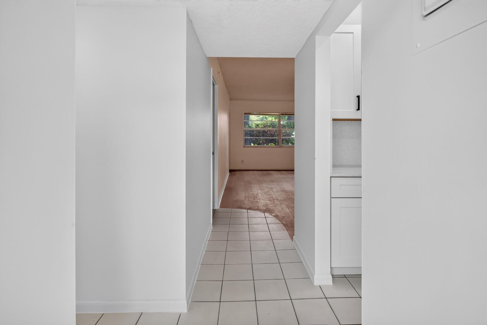 5061 W OAKLAND PARK Boulevard 113, Lauderdale Lakes, FL 33313