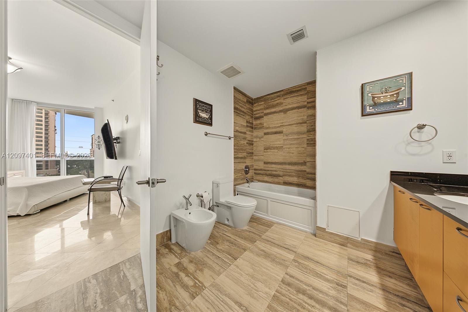 15901 Collins Avenue 405, Sunny Isles Beach, FL 33160 photo 20