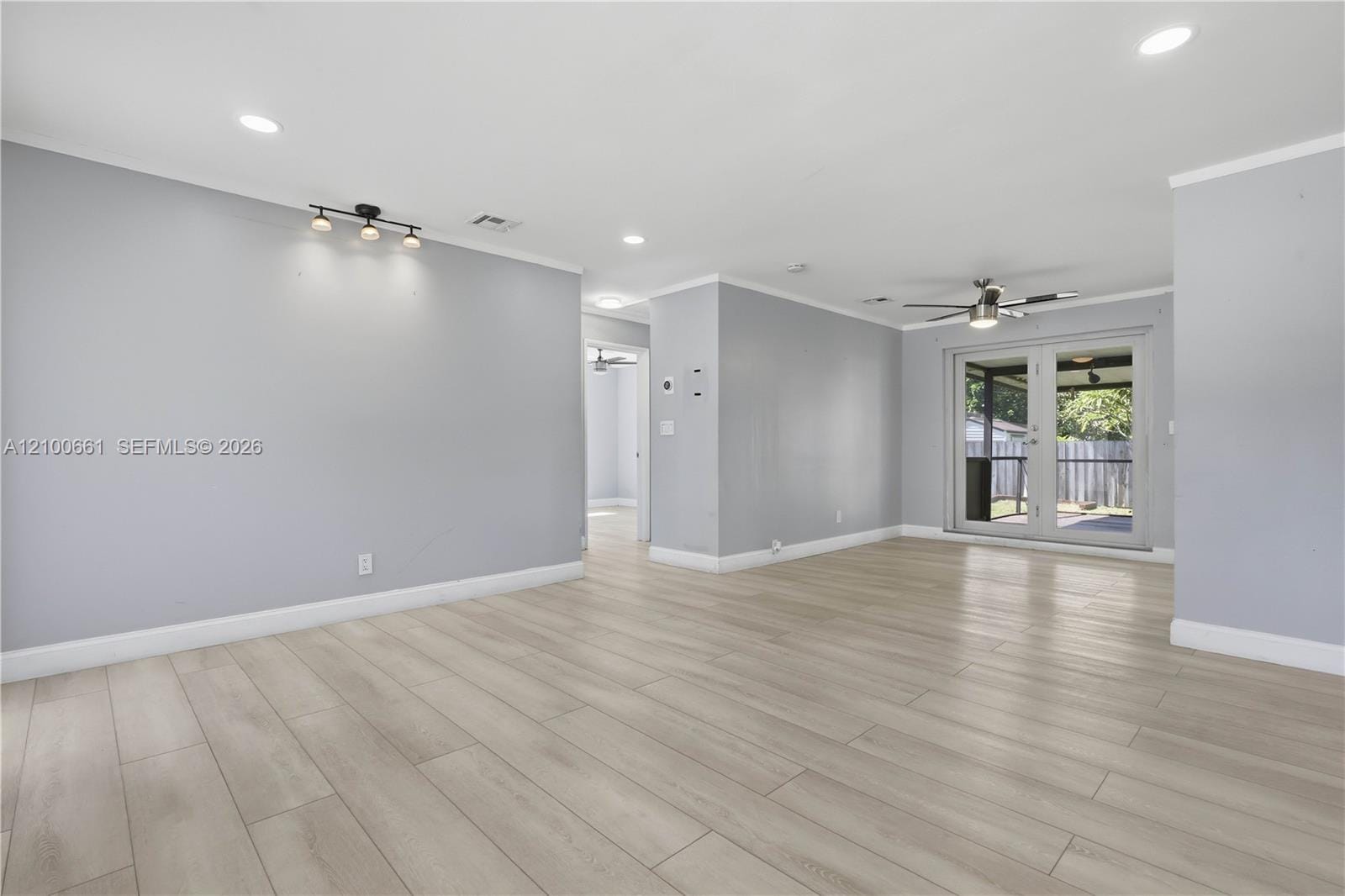 1324 N 24th Avenue — photo 2