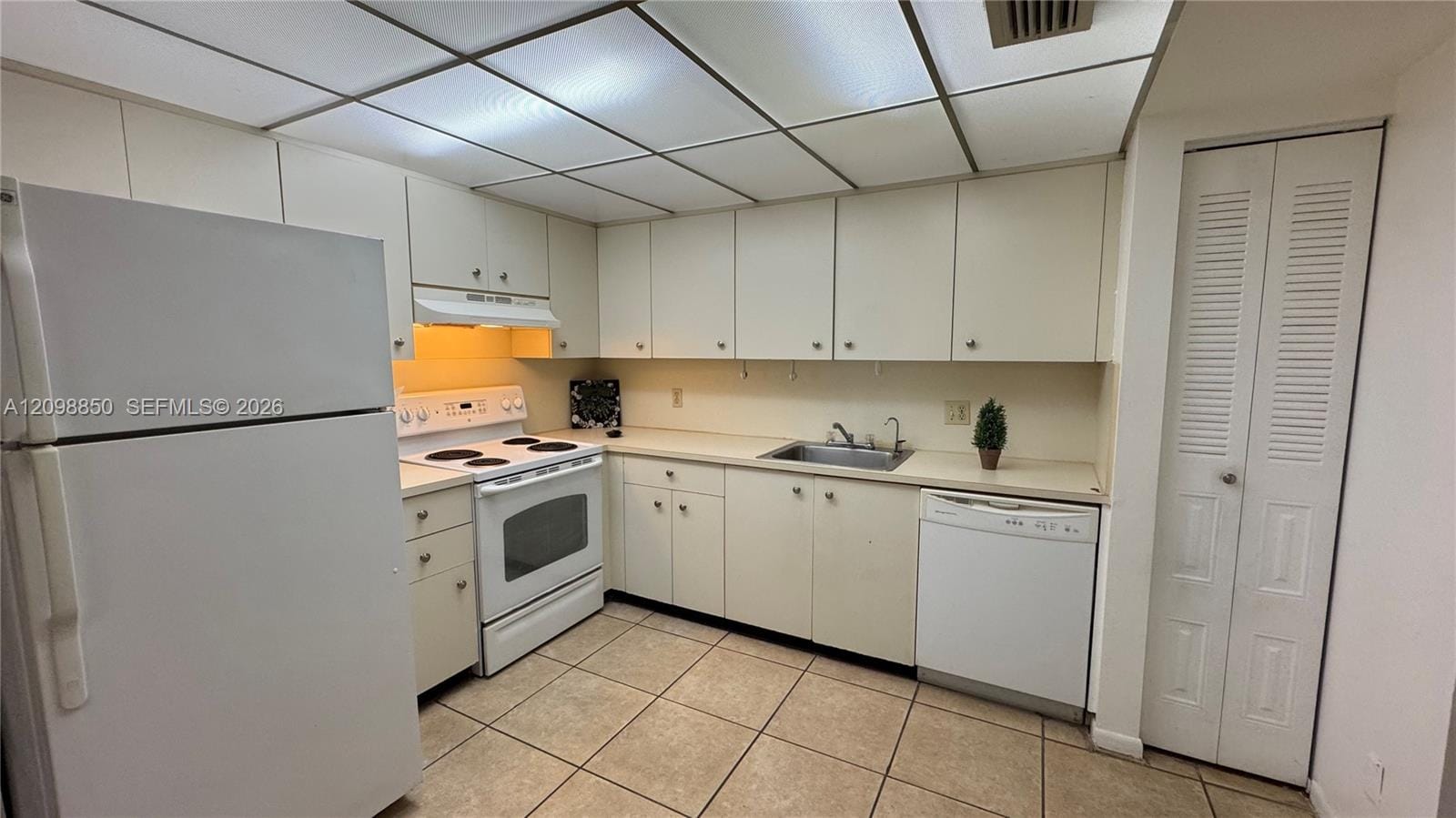 251 SW 132nd Way 410H — photo 1