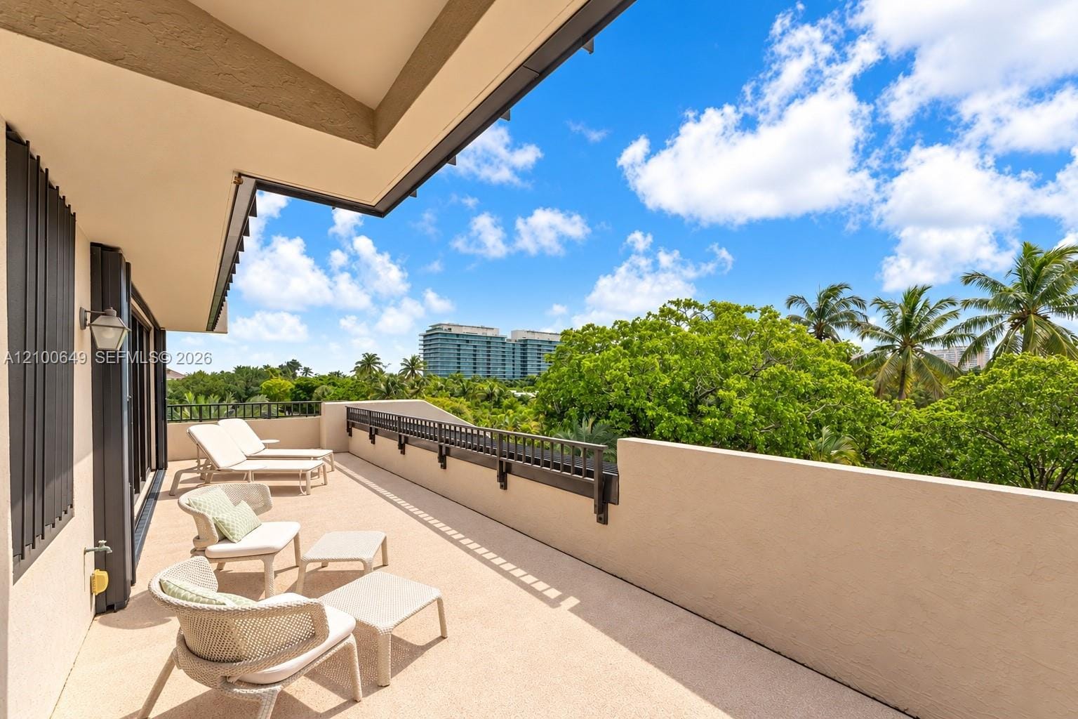 2 bedroom home for sale at 151 Crandon, Key Biscayne, FL 33149 — $1,690,000
