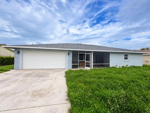 2402 SE Stonecrop Street, Port St. Lucie, FL 34984