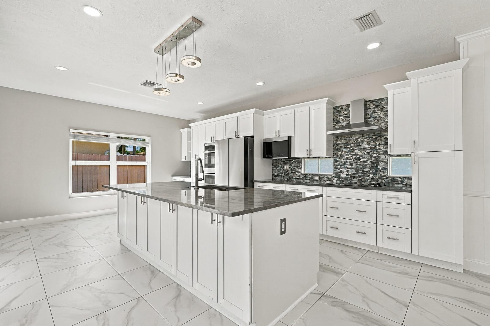 8064 Pelican Harbour Drive, Greenacres, FL 33467 photo 12
