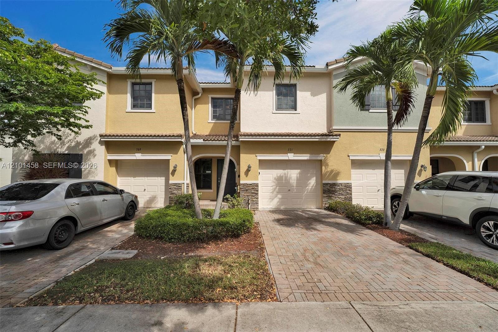 371 NE 194th Terrace, Miami, FL 33179 photo 1