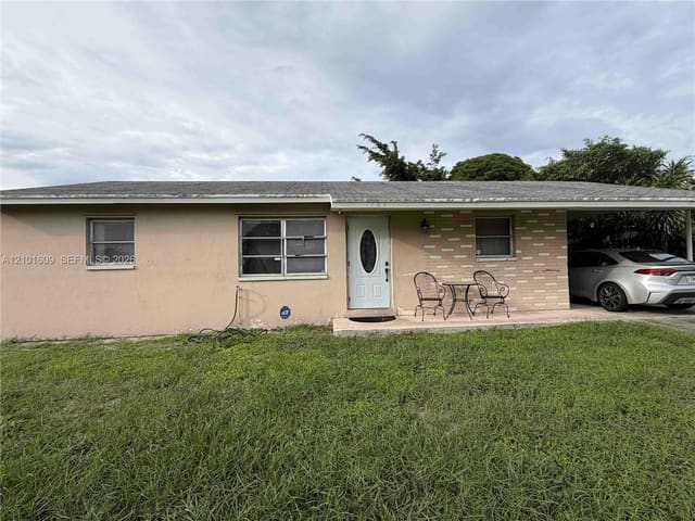 101 NE 19th Avenue, Boynton Beach, FL 33435