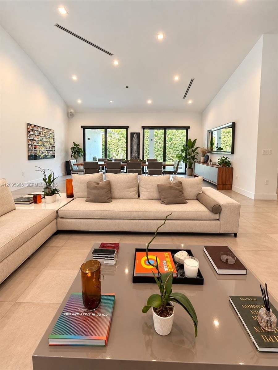 21498 Highland Lakes Boulevard, Miami, FL 33179 photo 8