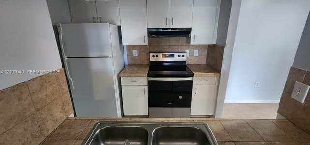 1701 Village Boulevard 306, West Palm Beach, FL 33409