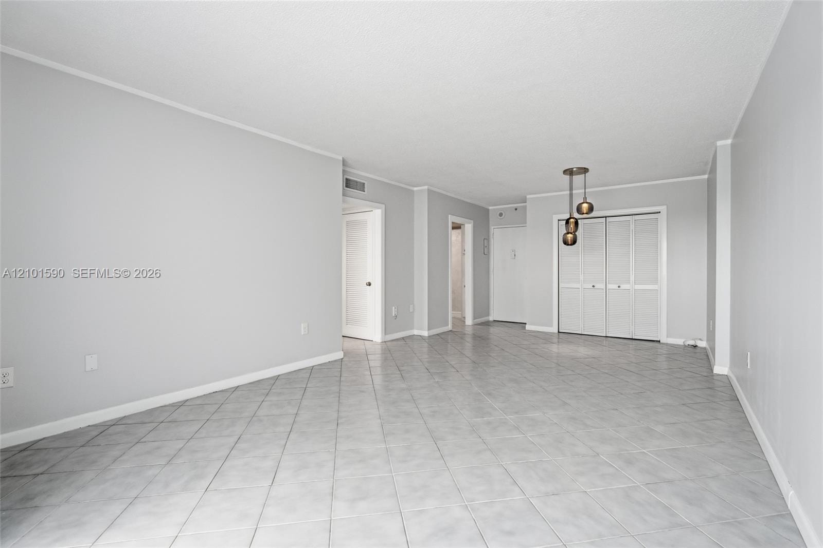 400 Kings Point Drive 1404 — photo 12