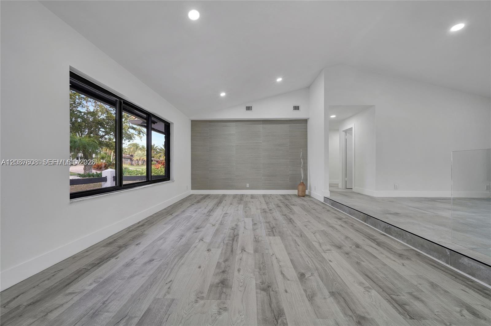 3352 Lakeview Boulevard — photo 8