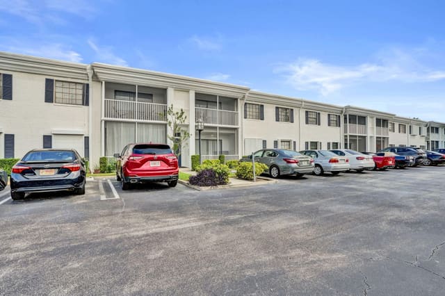 110 CYPRESS CLUB Drive 129, Pompano Beach, FL 33060